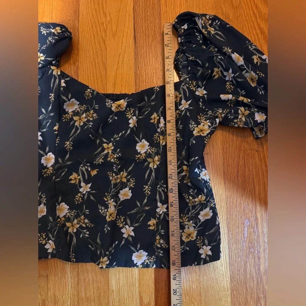Abercrombie & Fitch flattering floral